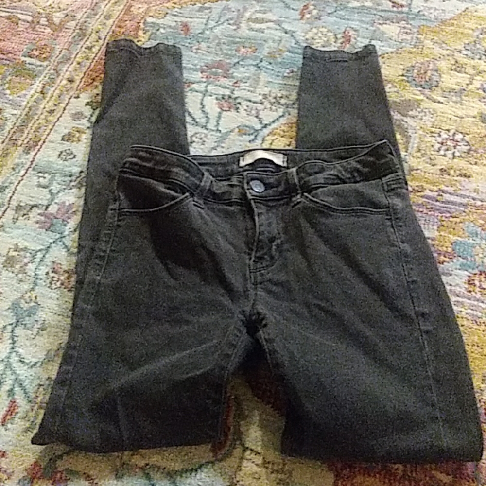 ⭐Uniqlo faded black legging jean 24